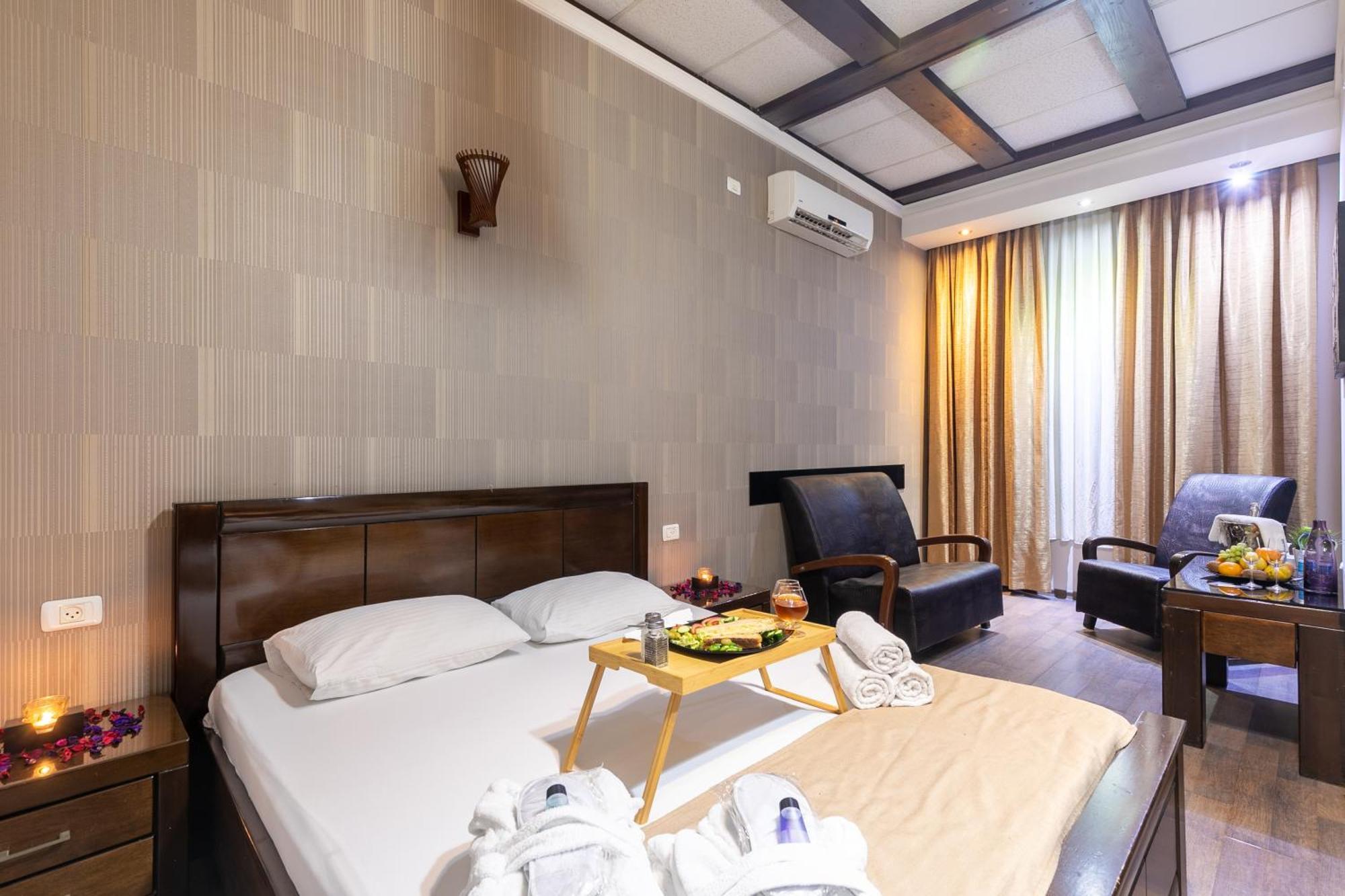Hotel House Rishon Leziyyon Esterno foto